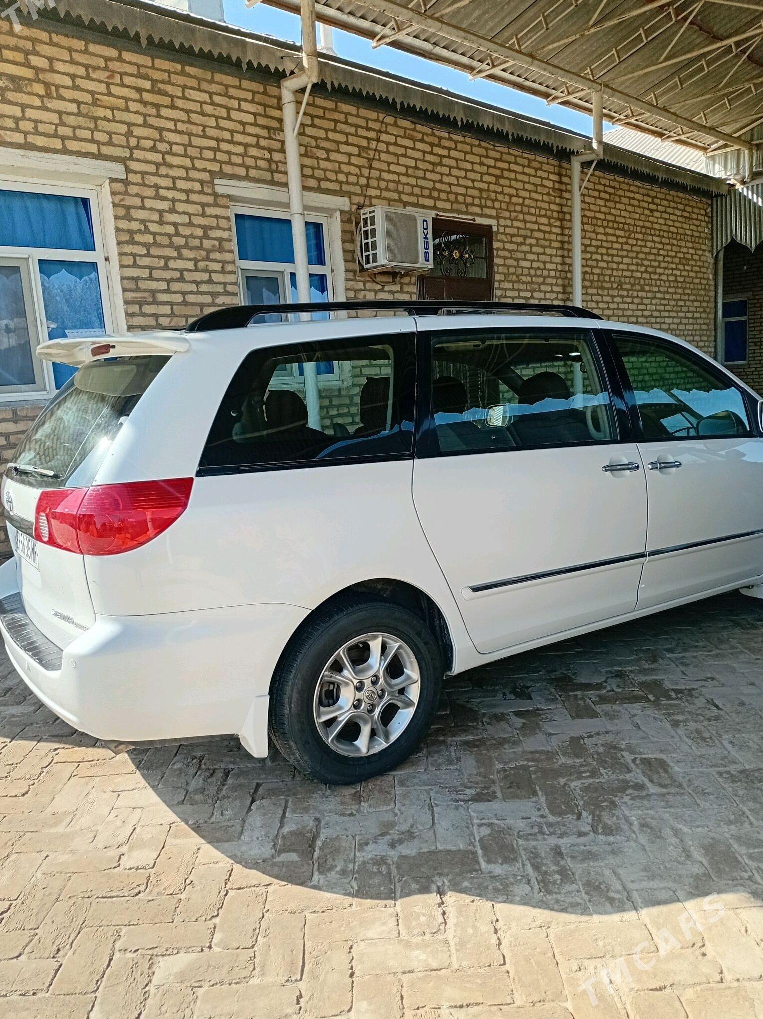 Toyota Sienna 2006 - 300 000 TMT - Туркменгала - img 2