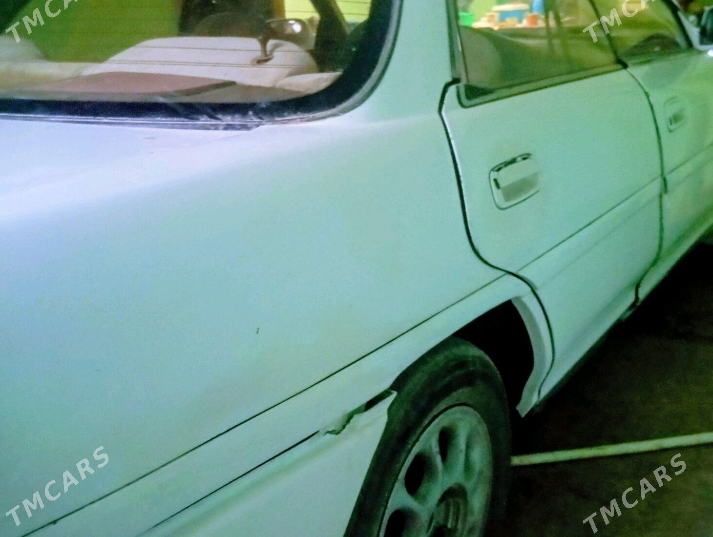 Toyota Carina 1992 - 40 000 TMT - Дашогуз - img 4