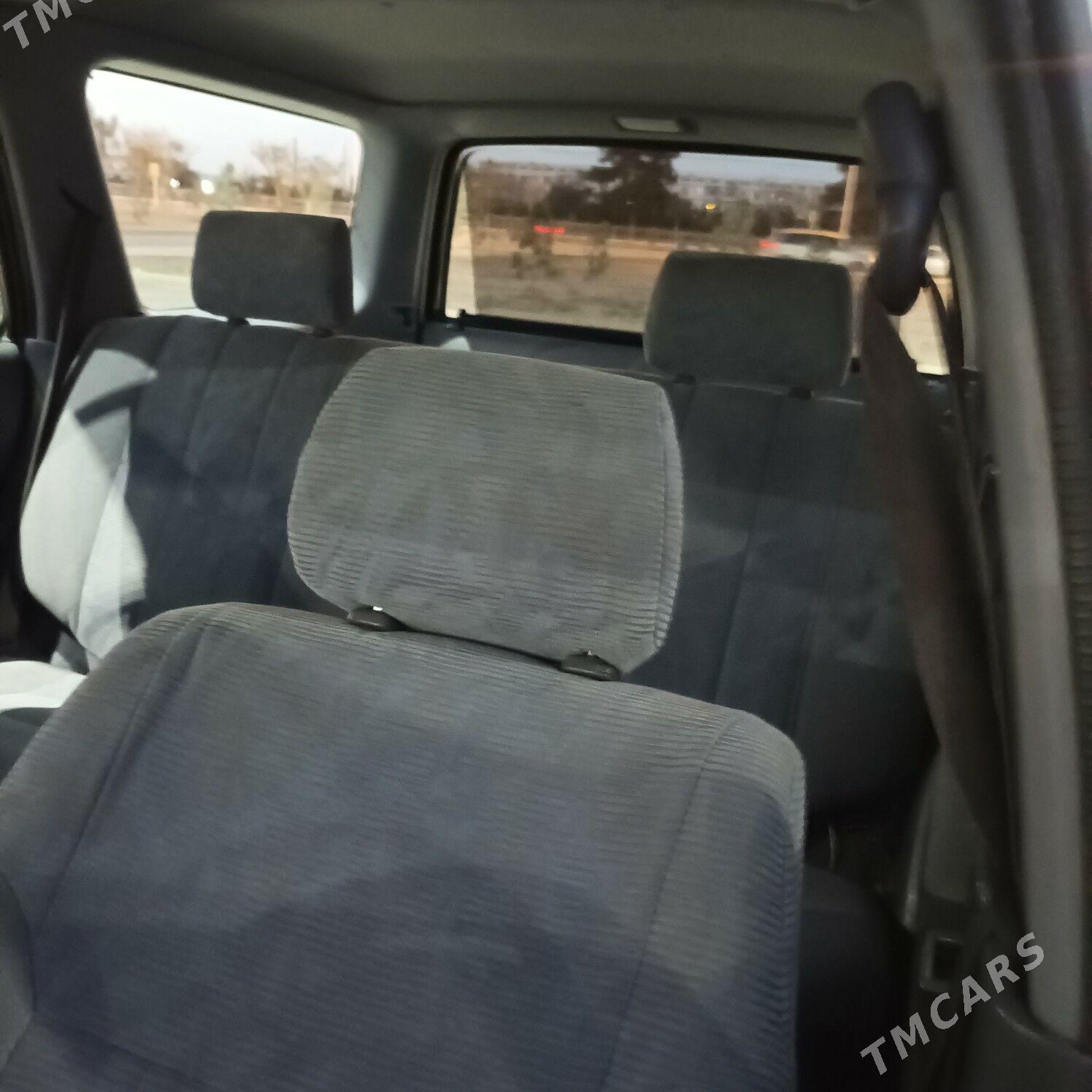 Toyota 4Runner 2001 - 170 000 TMT - Hazar - img 7