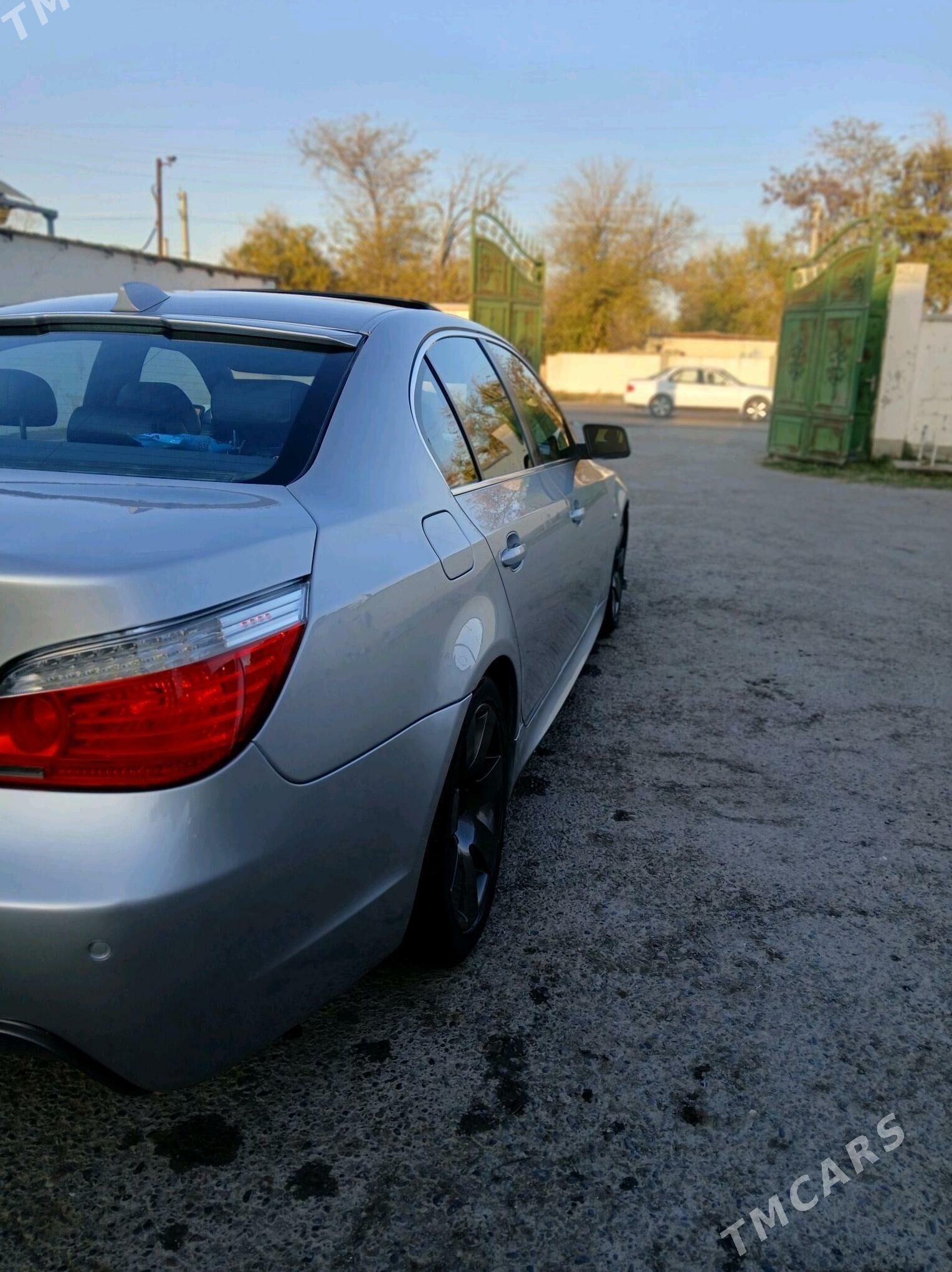 BMW E60 2003 - 180 000 TMT - Kaka - img 3