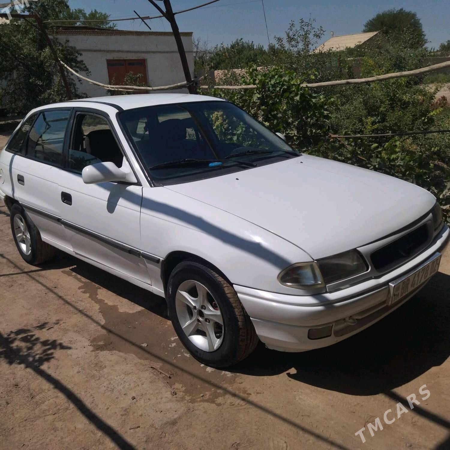 Opel Astra 1993 - 40 000 TMT - Şabat etr. - img 1