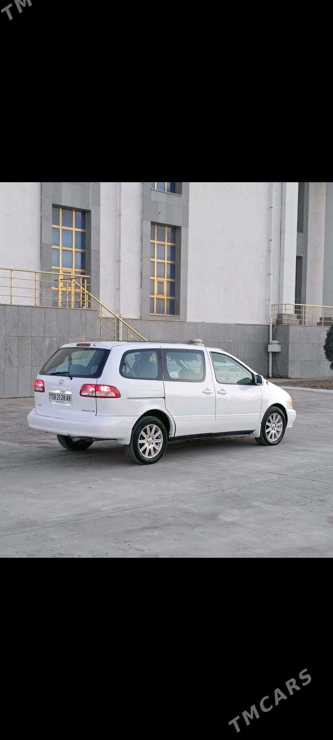 Toyota Sienna 2002 - 133 000 TMT - Теджен - img 4