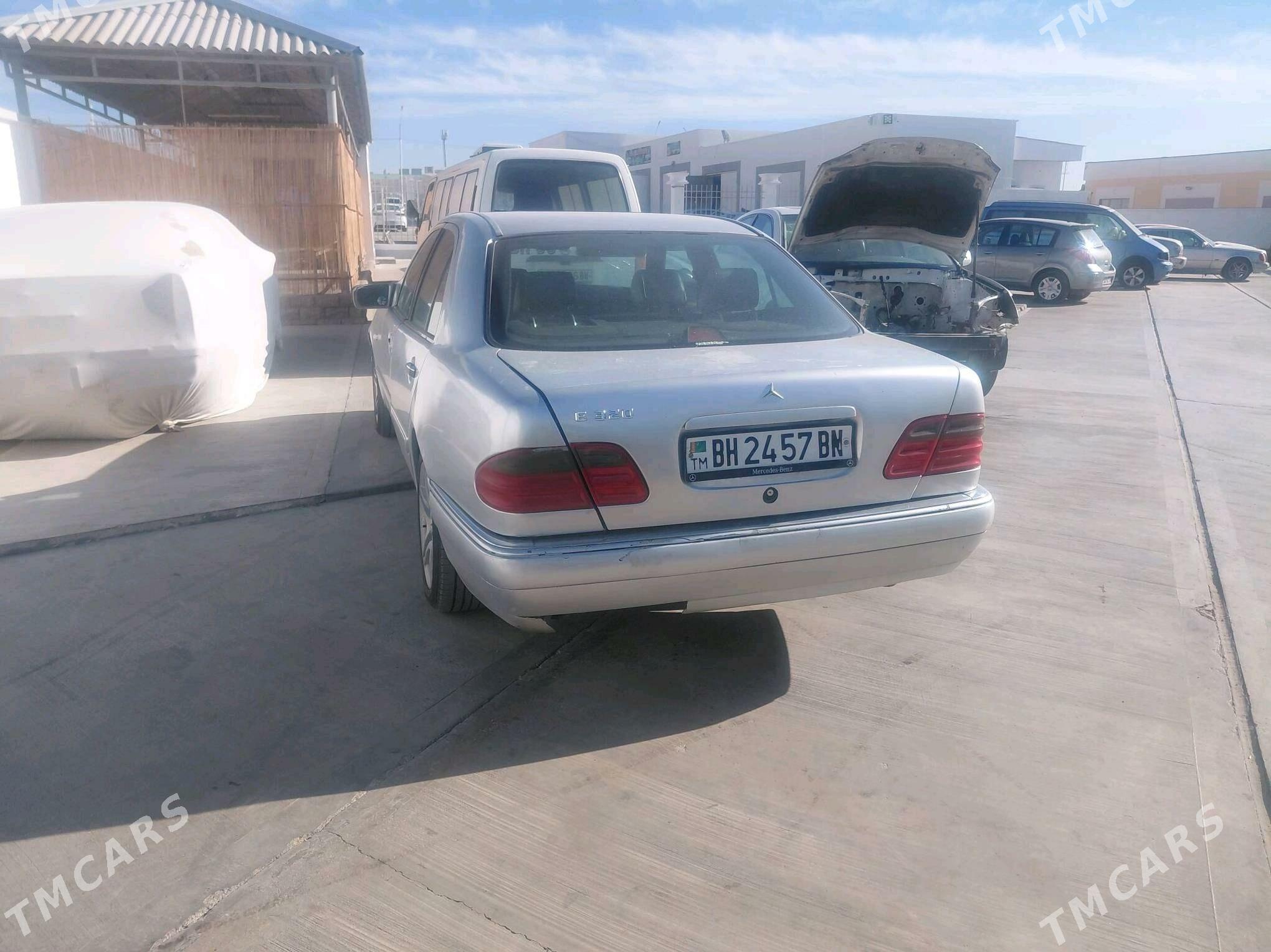 Mercedes-Benz E320 1996 - 60 000 TMT - Balkanabat - img 1