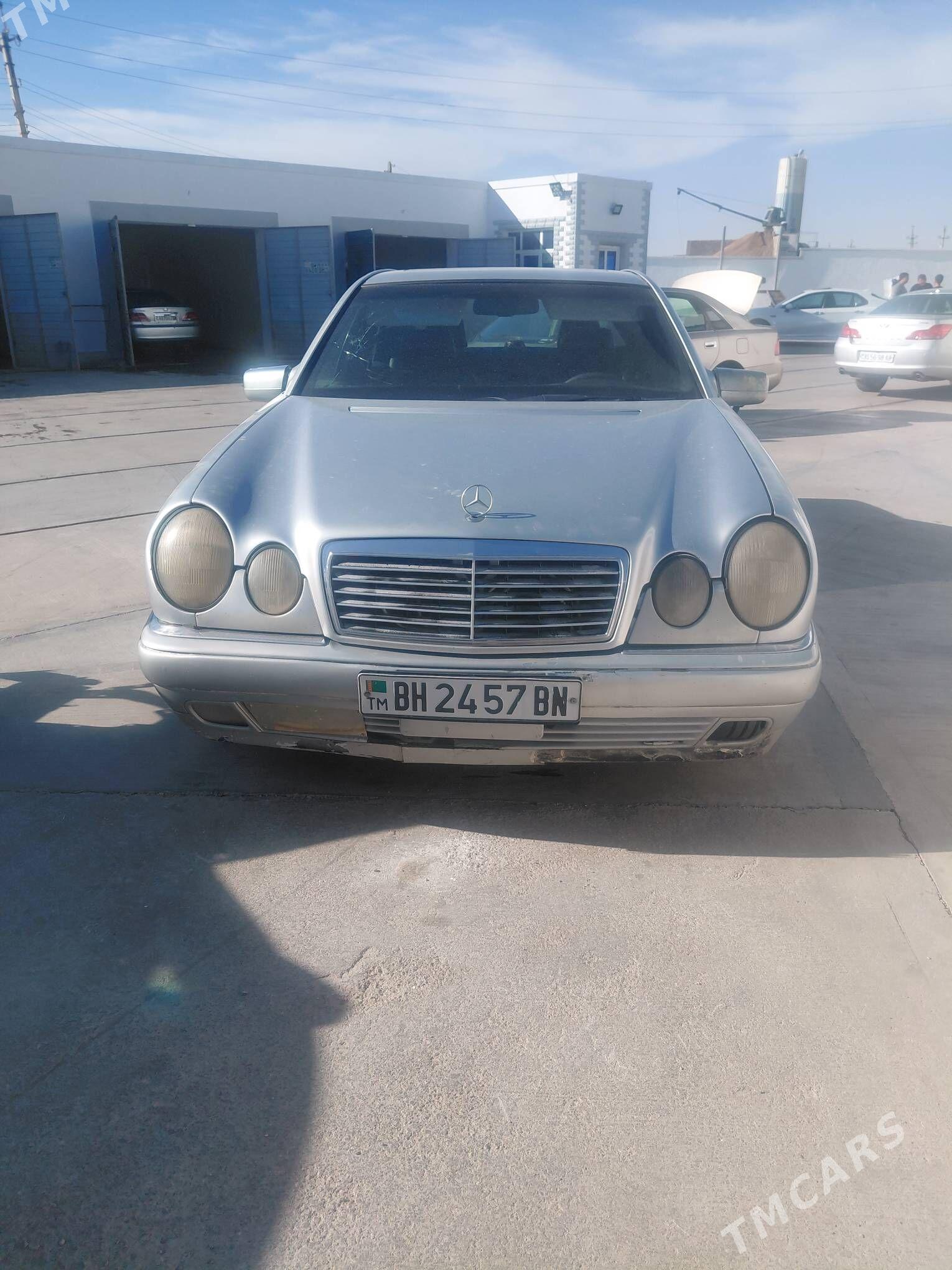 Mercedes-Benz E320 1996 - 60 000 TMT - Balkanabat - img 3