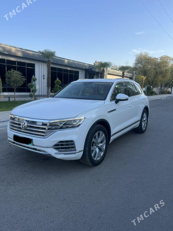 Volkswagen Touareg 2018 - 885 000 TMT - Aşgabat - img 1