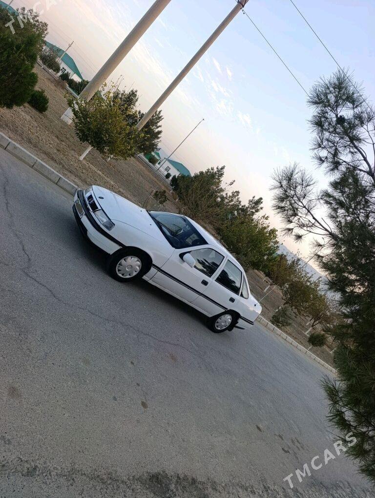 Opel Vectra 1990 - 33 000 TMT - Bäherden - img 3