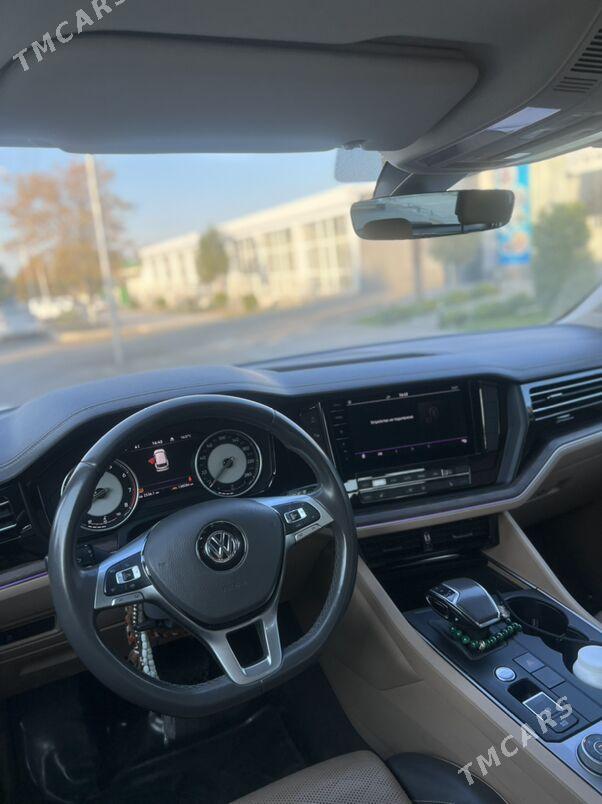 Volkswagen Touareg 2018 - 885 000 TMT - Aşgabat - img 5
