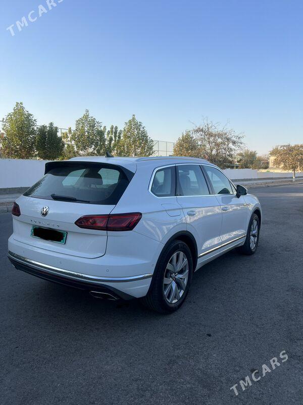 Volkswagen Touareg 2018 - 885 000 TMT - Aşgabat - img 3