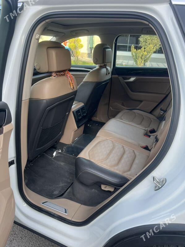 Volkswagen Touareg 2018 - 885 000 TMT - Aşgabat - img 6