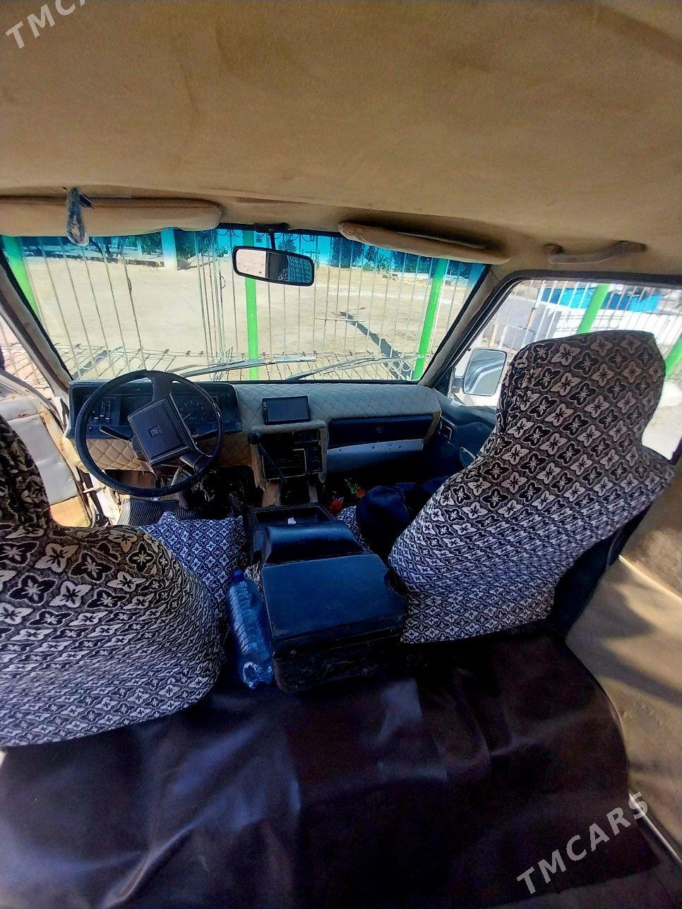 Toyota Hiace 1989 - 28 000 TMT - Мары - img 3