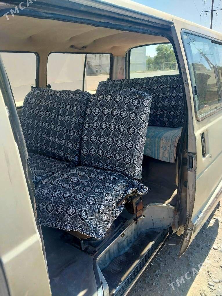 Toyota Hiace 1989 - 28 000 TMT - Мары - img 4