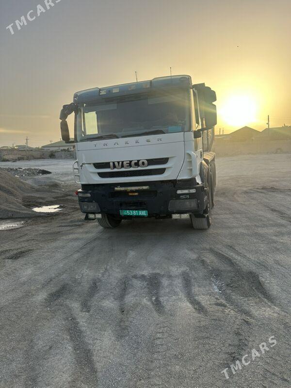 Iveco Trakker 2009 - 395 000 TMT - Бузмеин - img 1