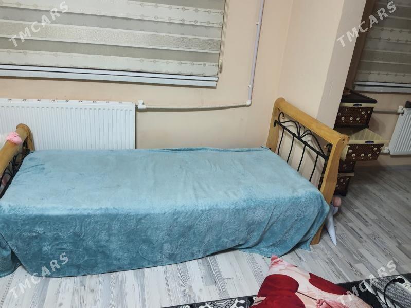 Мебель Шкаф и кровать. - Büzmeýin GRES - img 5