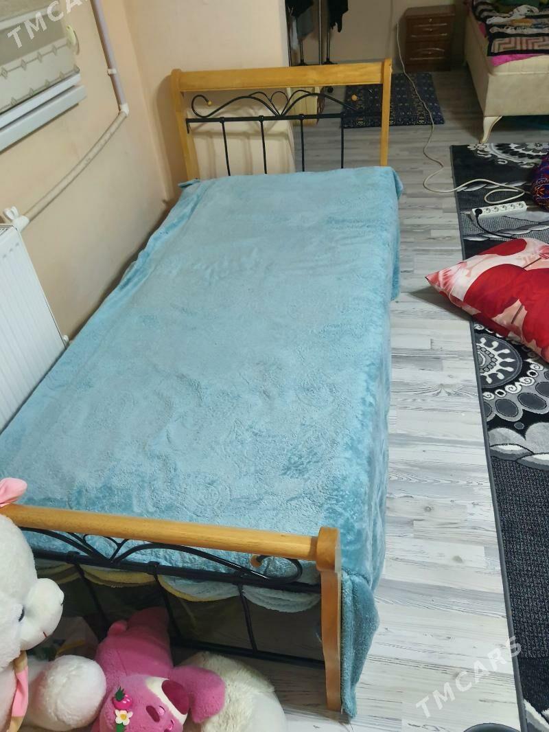 Мебель Шкаф и кровать. - Büzmeýin GRES - img 6