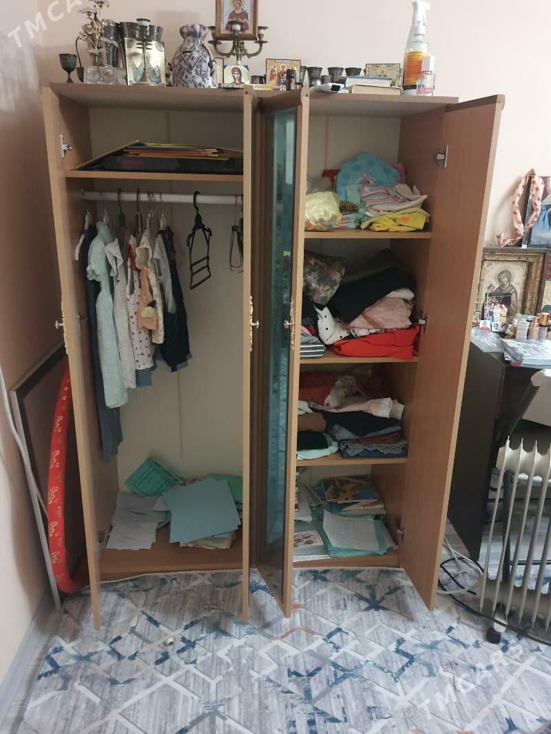 Мебель Шкаф и кровать. - Büzmeýin GRES - img 2