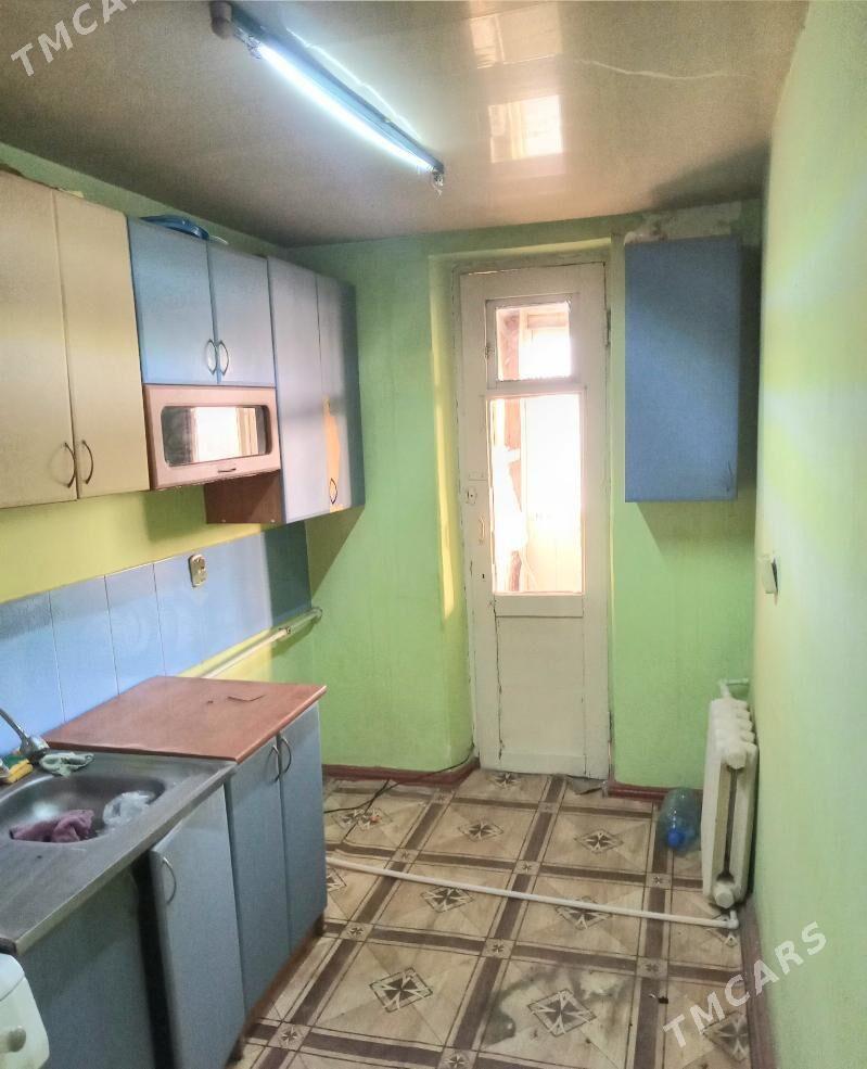 1-й микрорайон Кирпичный дом - Туркменабат - img 2