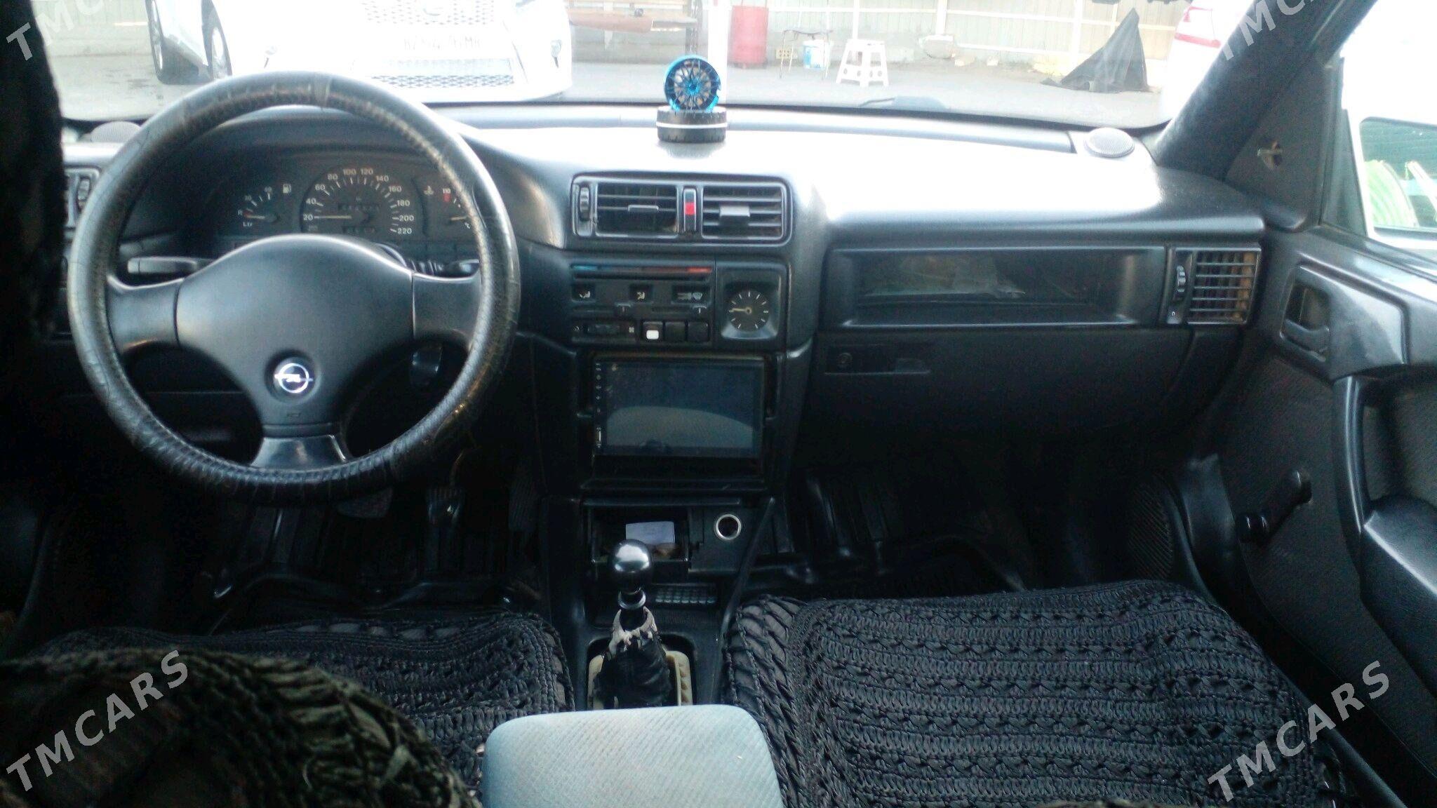 Opel Vectra 1990 - 25 000 TMT - Мары - img 1