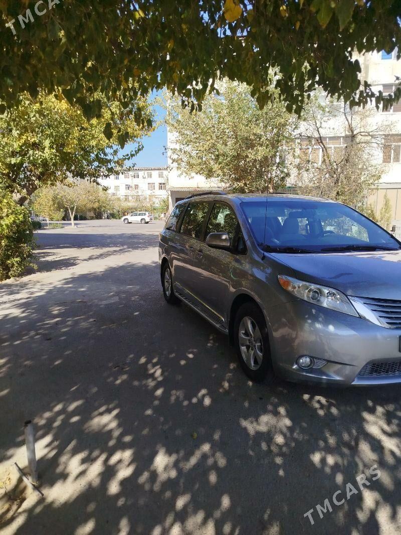 Toyota Sienna 2013 - 340 000 TMT - Ашхабад - img 4