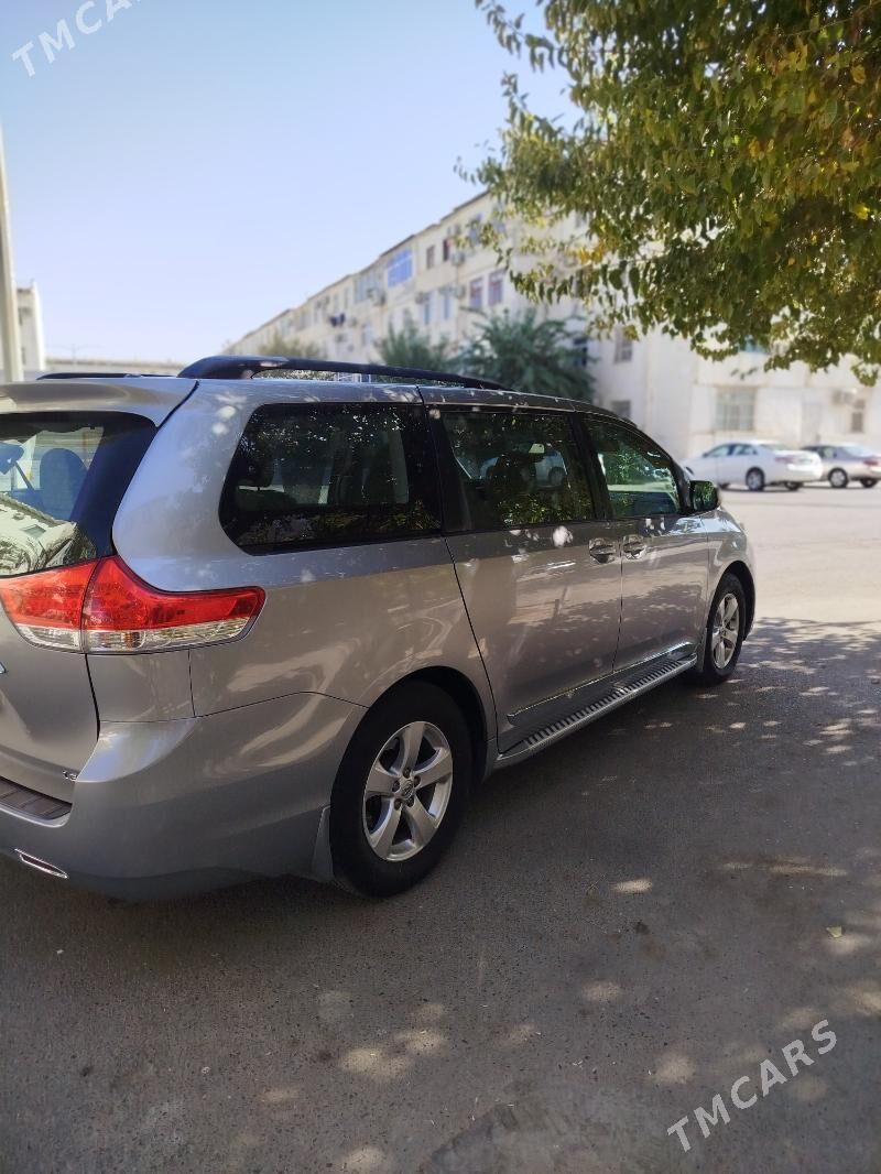 Toyota Sienna 2013 - 340 000 TMT - Ашхабад - img 3
