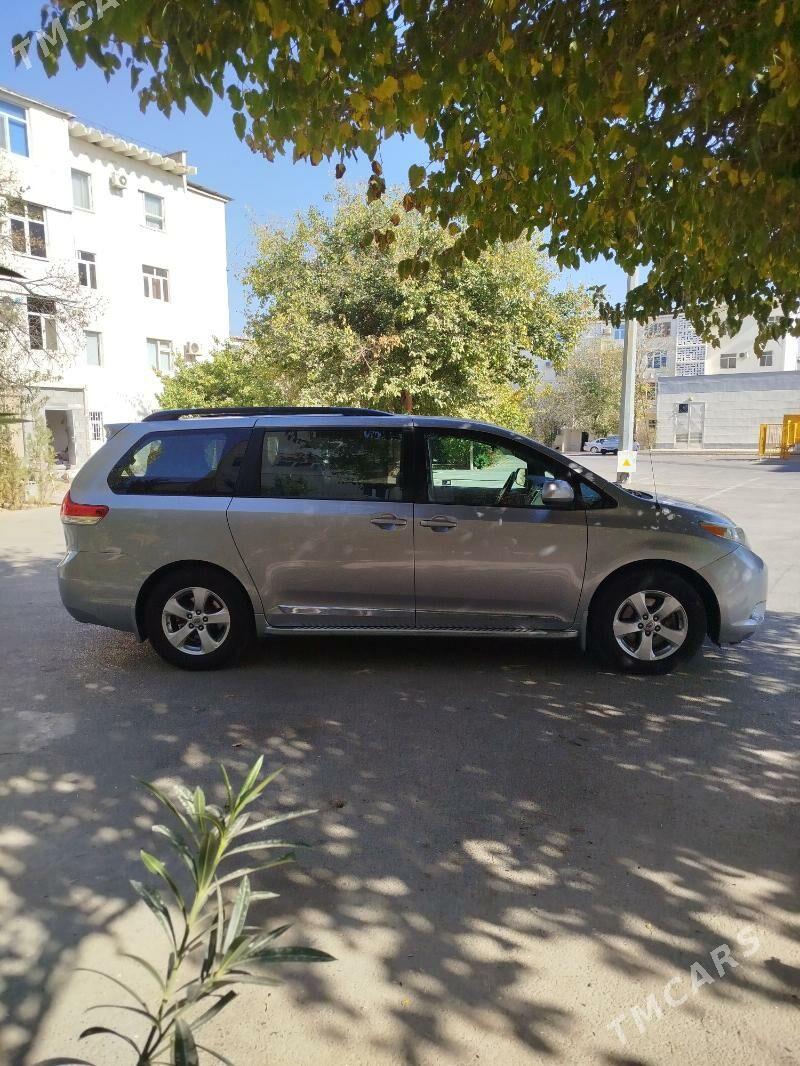 Toyota Sienna 2013 - 340 000 TMT - Ашхабад - img 2