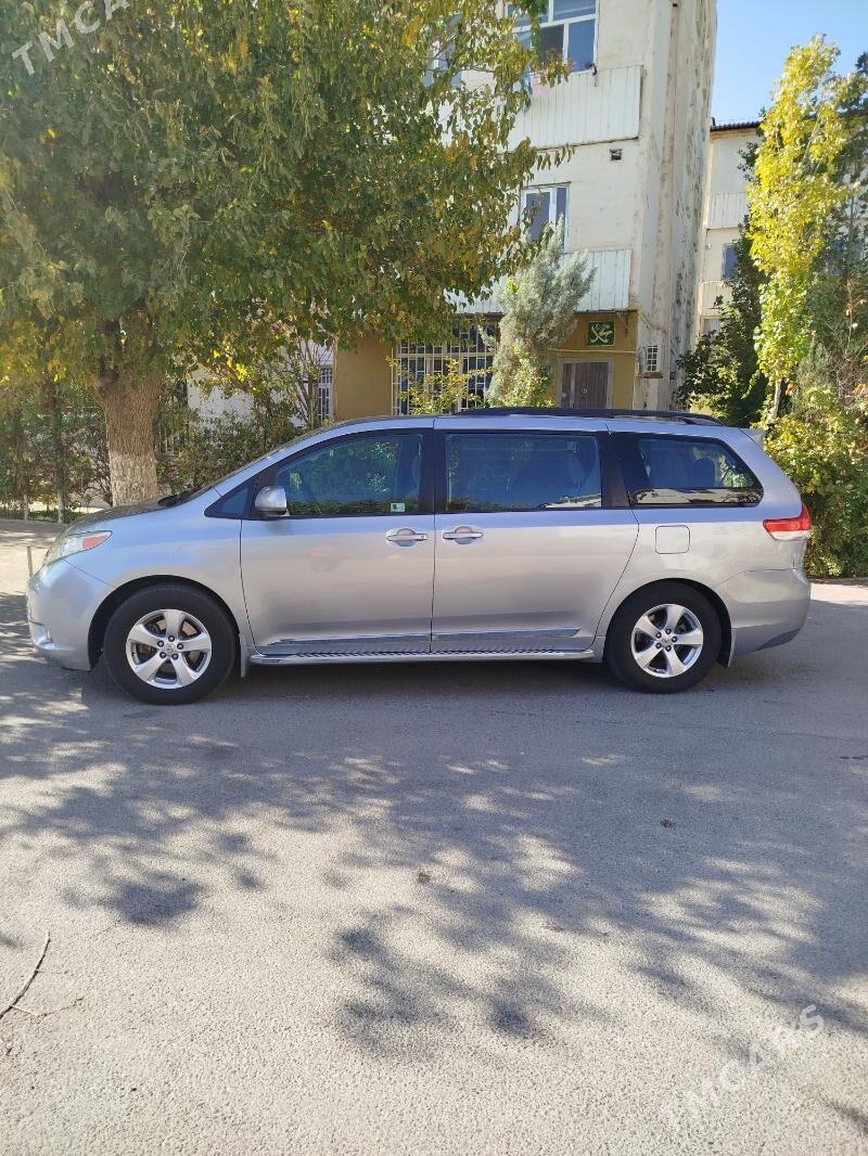 Toyota Sienna 2013 - 340 000 TMT - Ашхабад - img 1