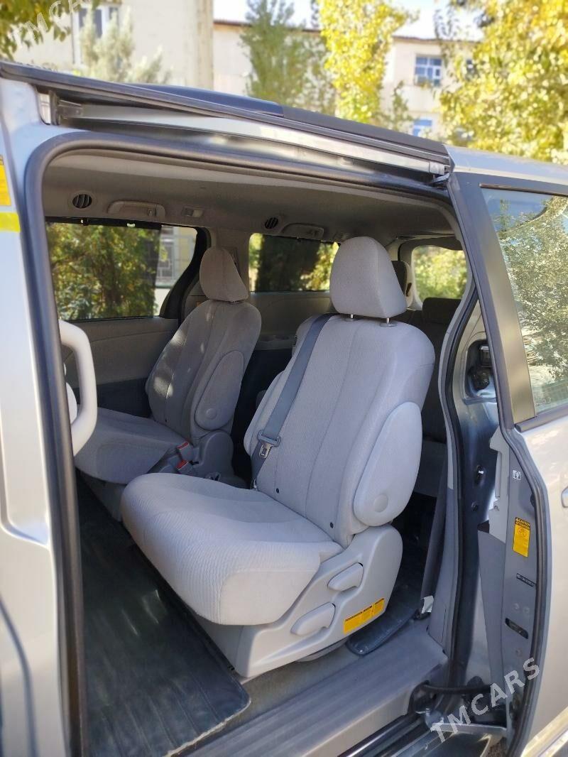 Toyota Sienna 2013 - 340 000 TMT - Ашхабад - img 8