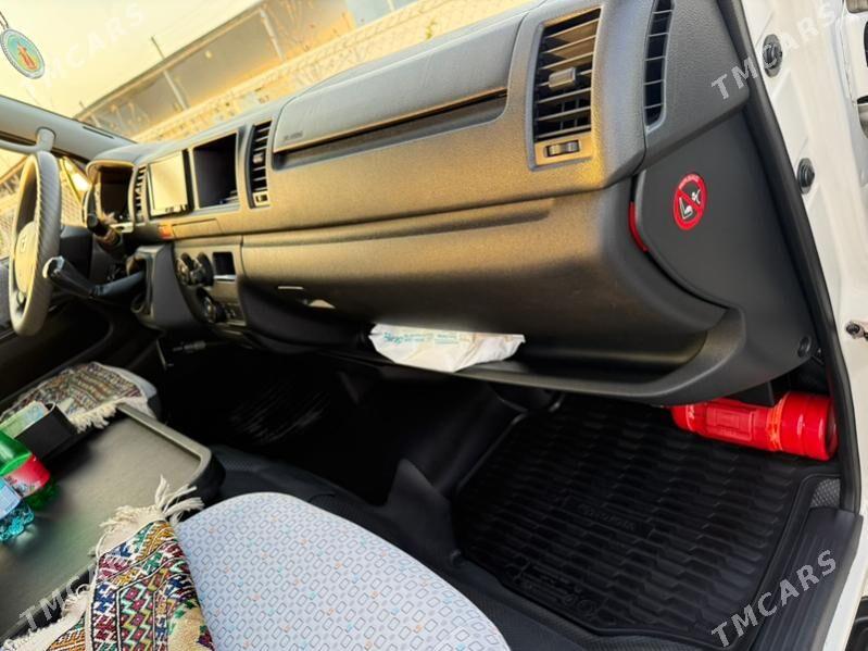 Toyota Hiace 2017 - 559 000 TMT - Гызыларбат - img 2