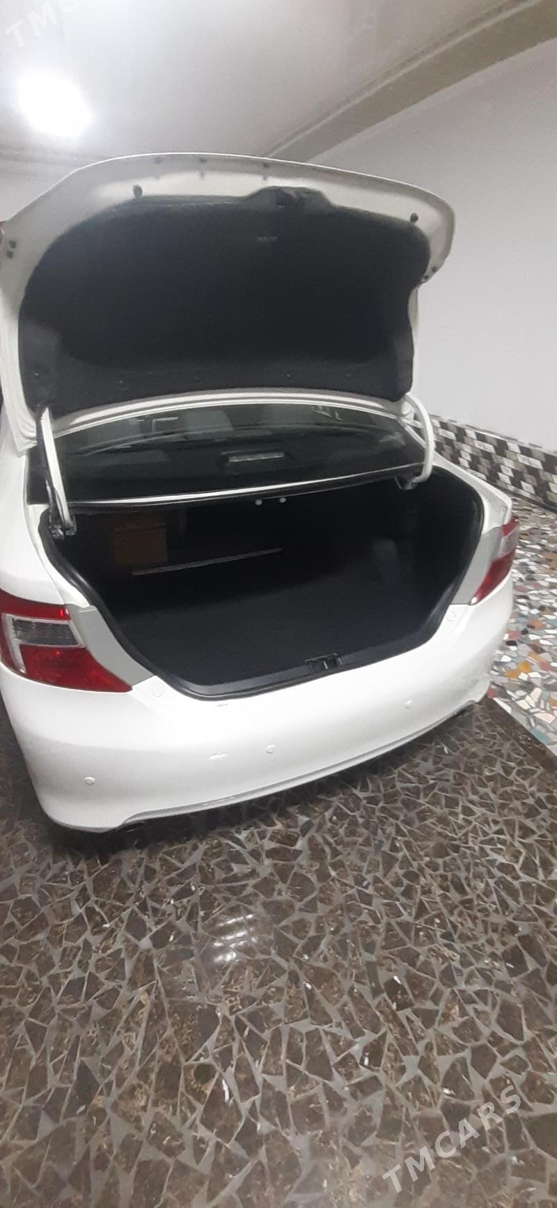 Toyota Camry 2012 - 189 000 TMT - Фарап - img 5