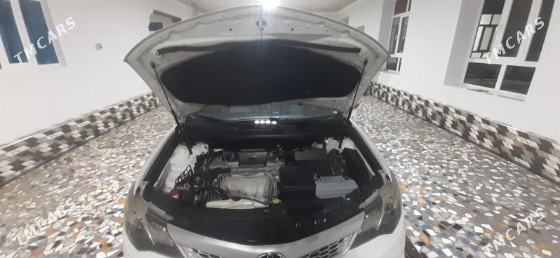 Toyota Camry 2012 - 189 000 TMT - Фарап - img 4