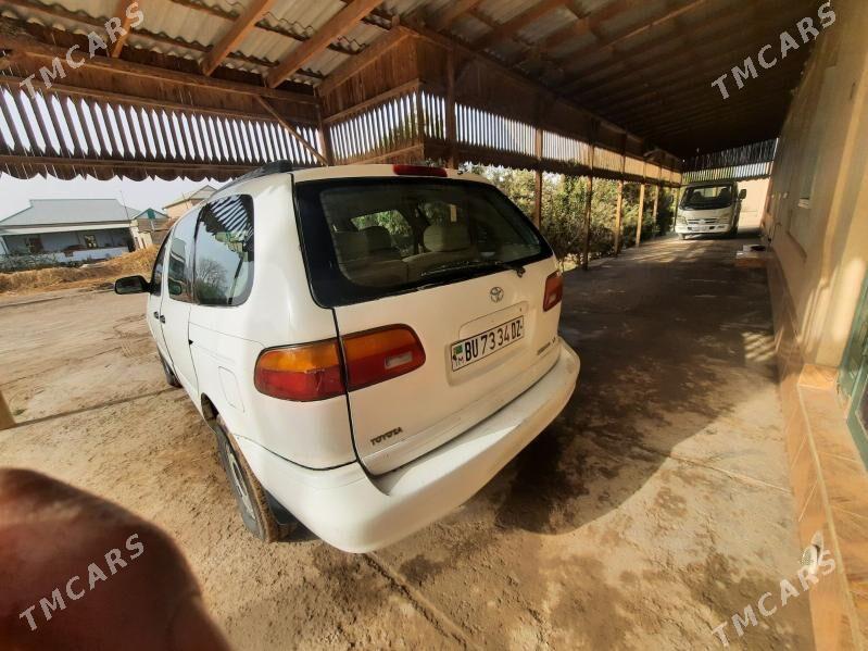 Toyota Sienna 2000 - 115 000 TMT - Гурбансолтан Едже - img 4