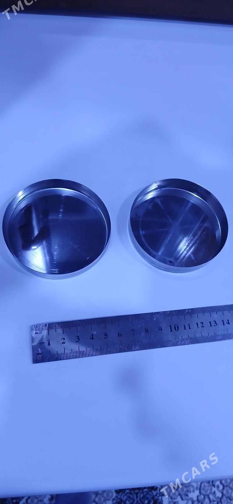 Petri gutusy metaldan - Ёлётен - img 1