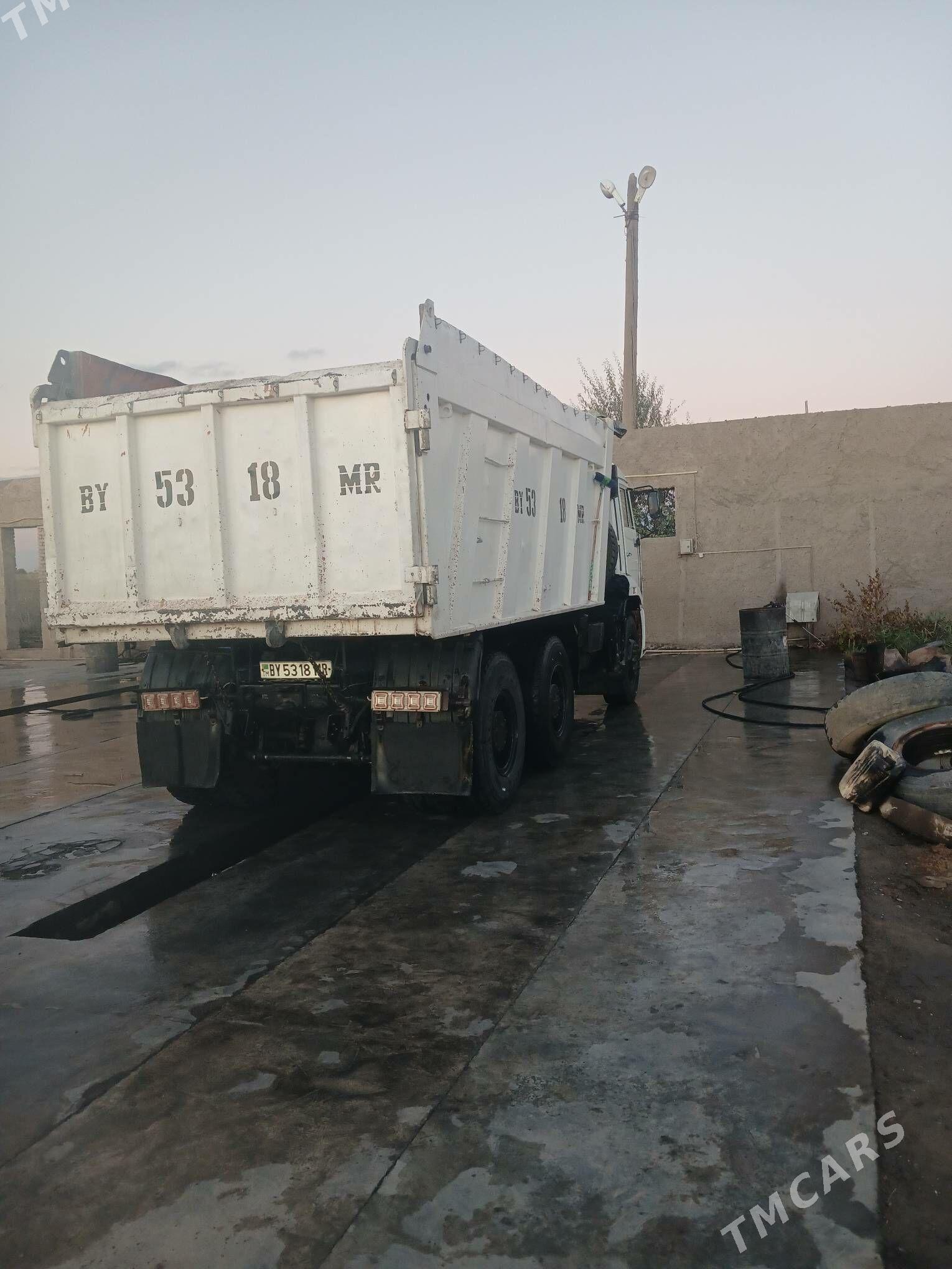 Kamaz 6520 2011 - 350 000 TMT - Мары - img 3