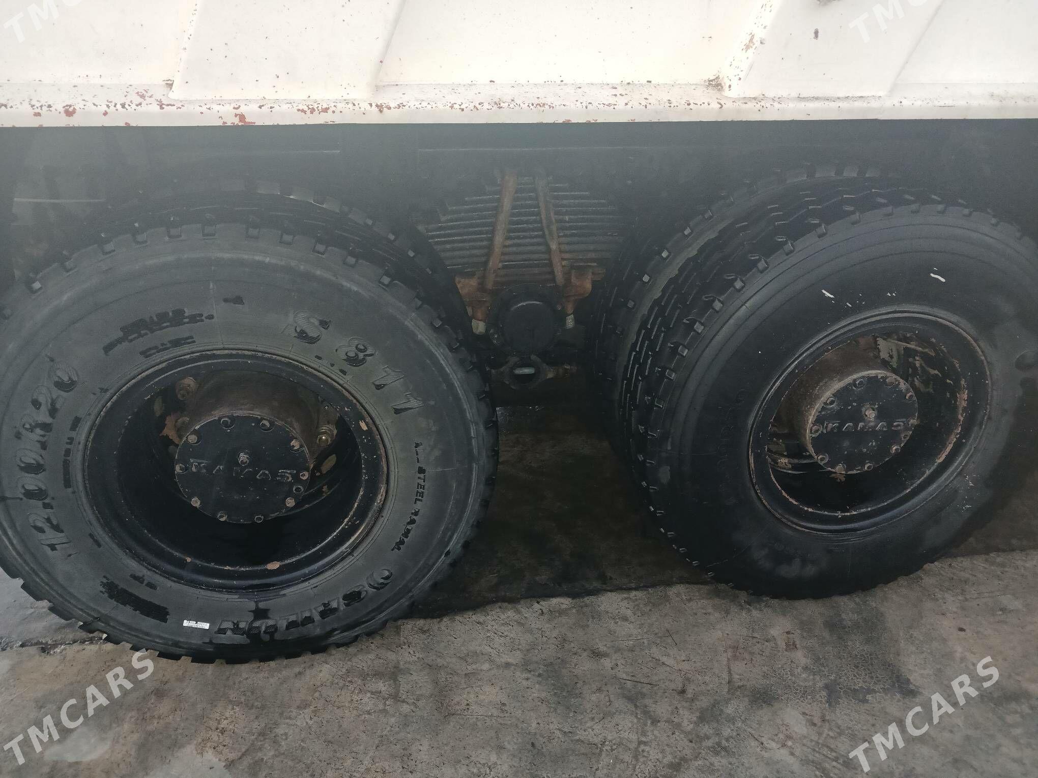 Kamaz 6520 2011 - 350 000 TMT - Мары - img 8