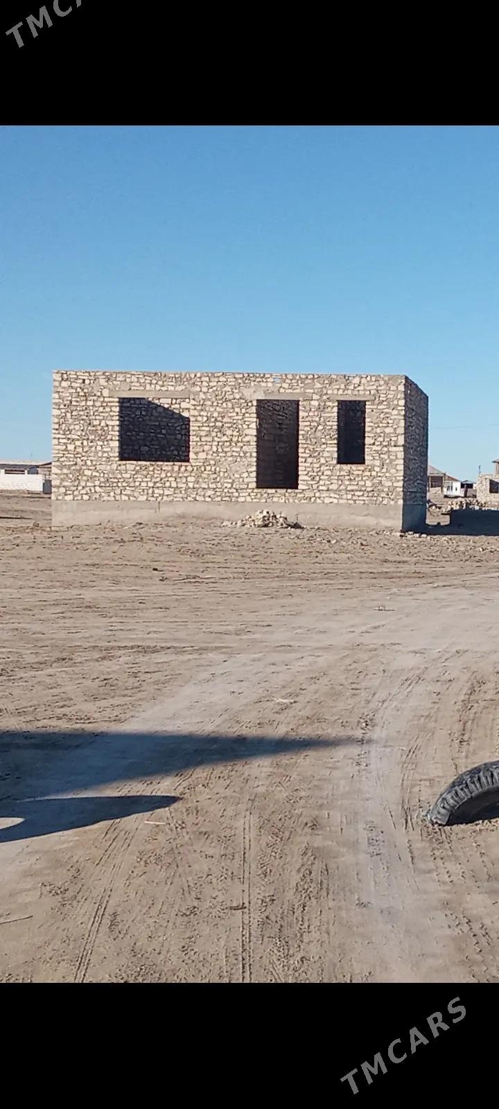 Esengulyñ ozunde jay - Esenguly - img 2