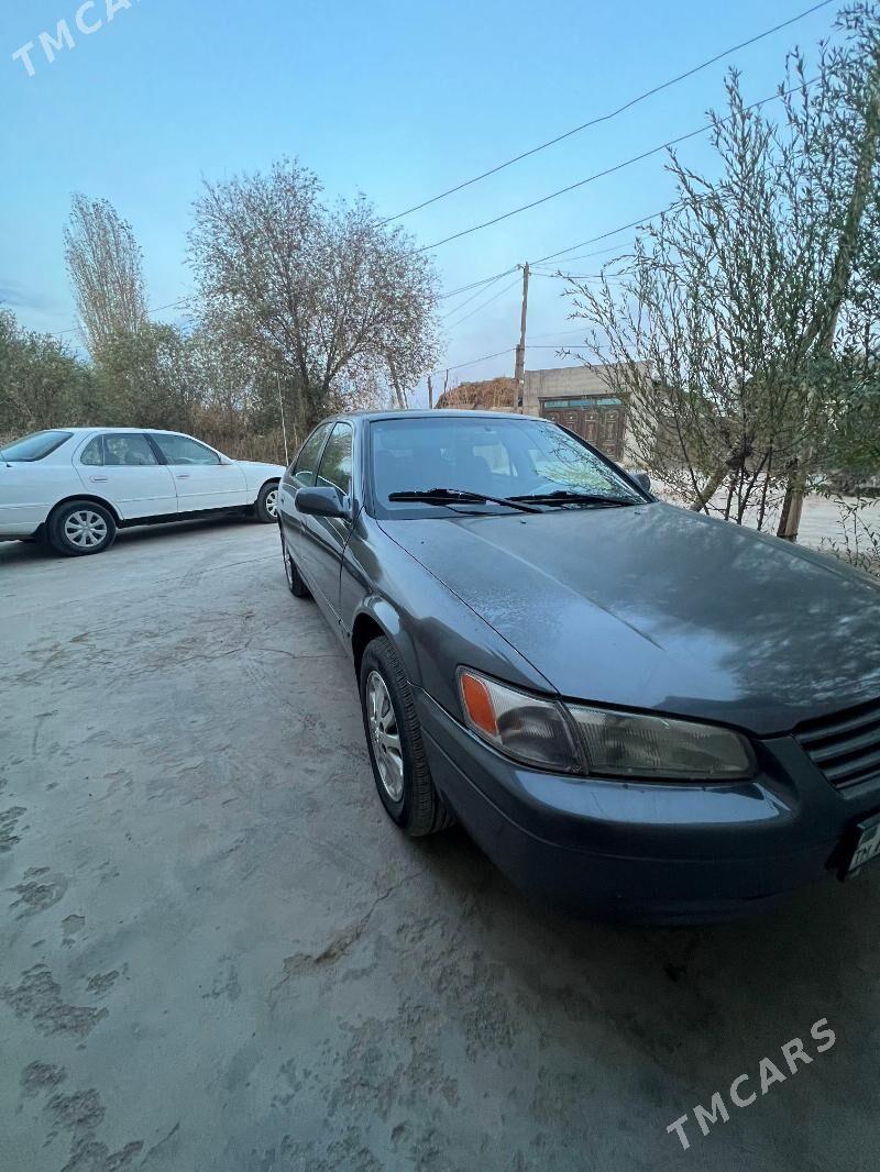 Toyota Camry 1998 - 135 000 TMT - Köneürgenç - img 4