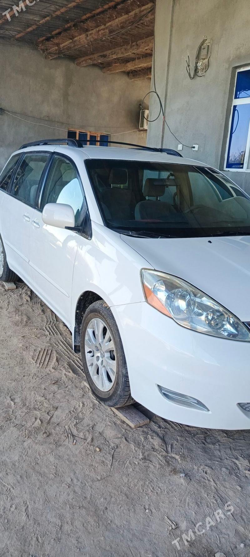 Toyota Sienna 2008 - 250 000 TMT - Достлук - img 2