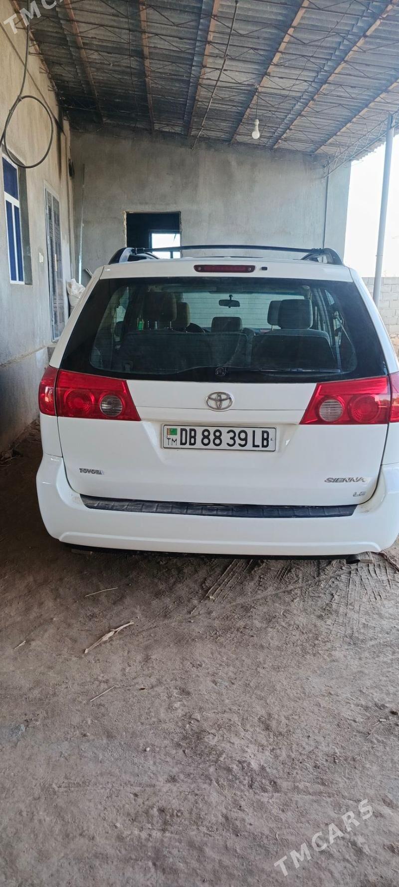 Toyota Sienna 2008 - 250 000 TMT - Достлук - img 3