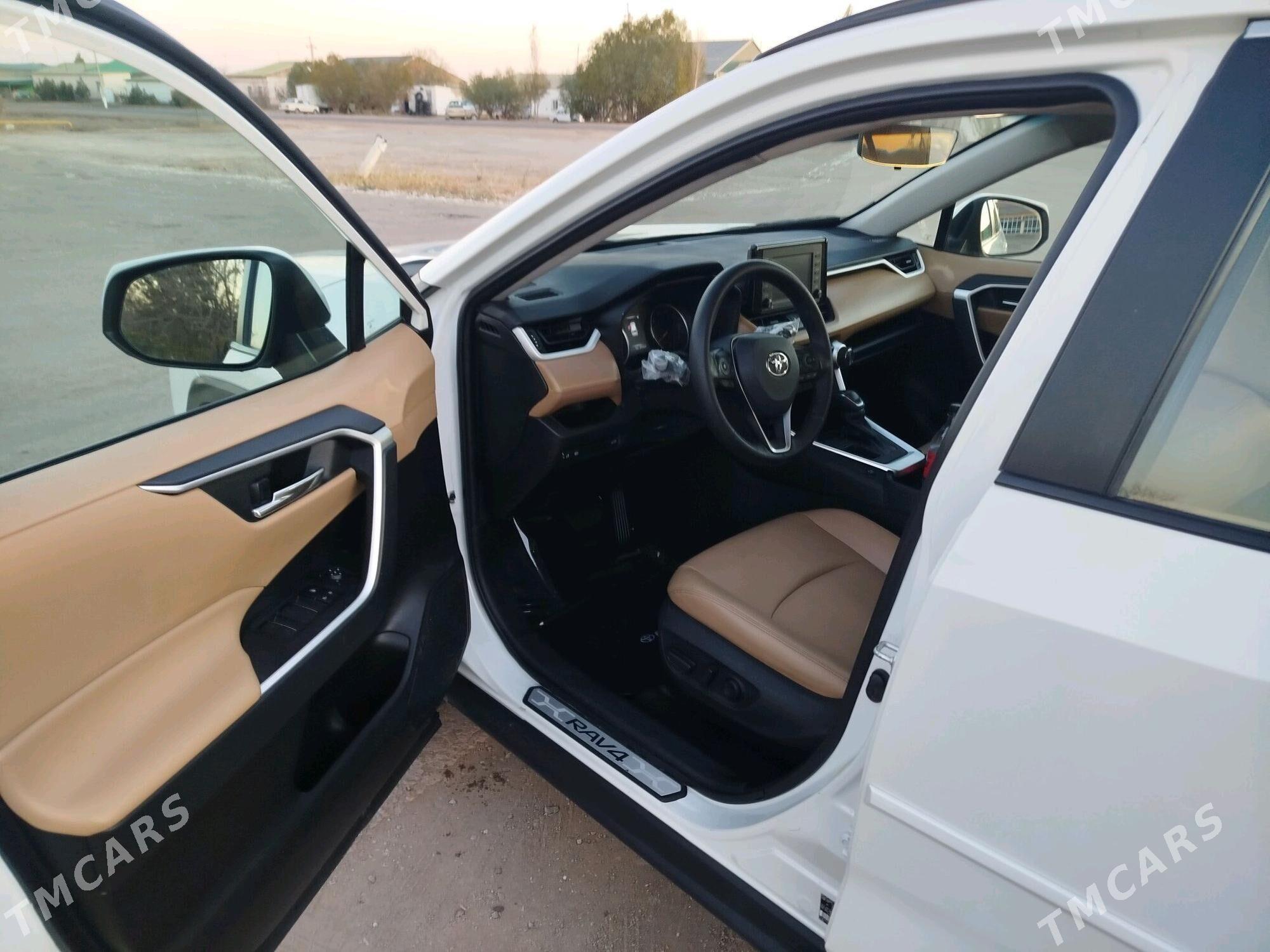 Toyota Highlander 2022 - 360 000 TMT - Кёнеургенч - img 3