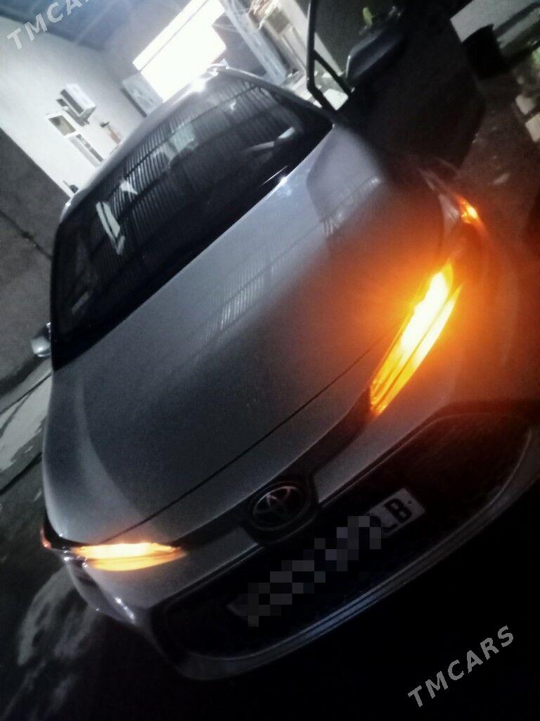 Toyota Corolla 2021 - 255 000 TMT - Türkmenabat - img 2