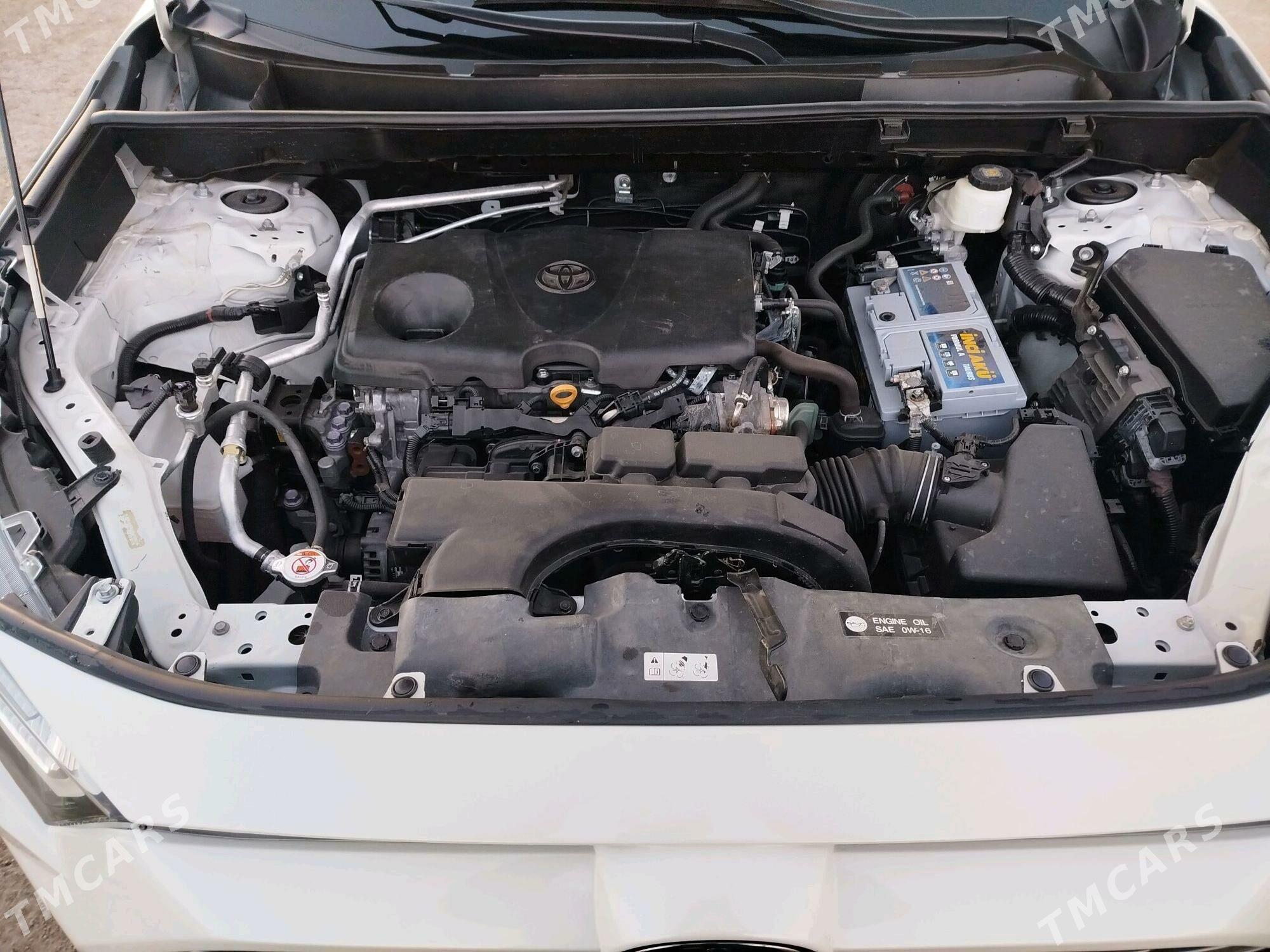 Toyota Highlander 2022 - 360 000 TMT - Кёнеургенч - img 8