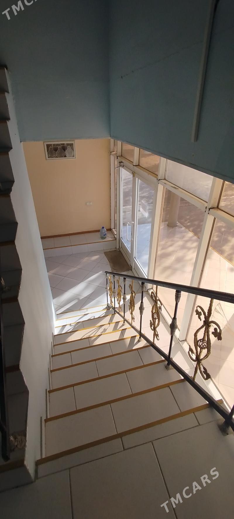 Ресторан в Безмеине - Büzmeýin - img 7