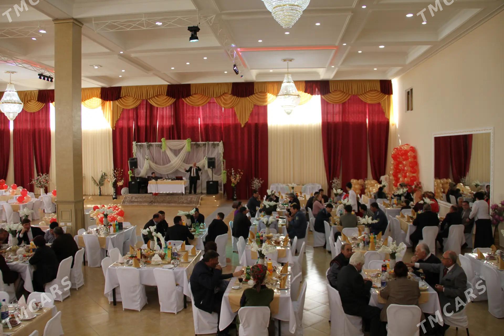 Ресторан в Безмеине - Büzmeýin - img 9