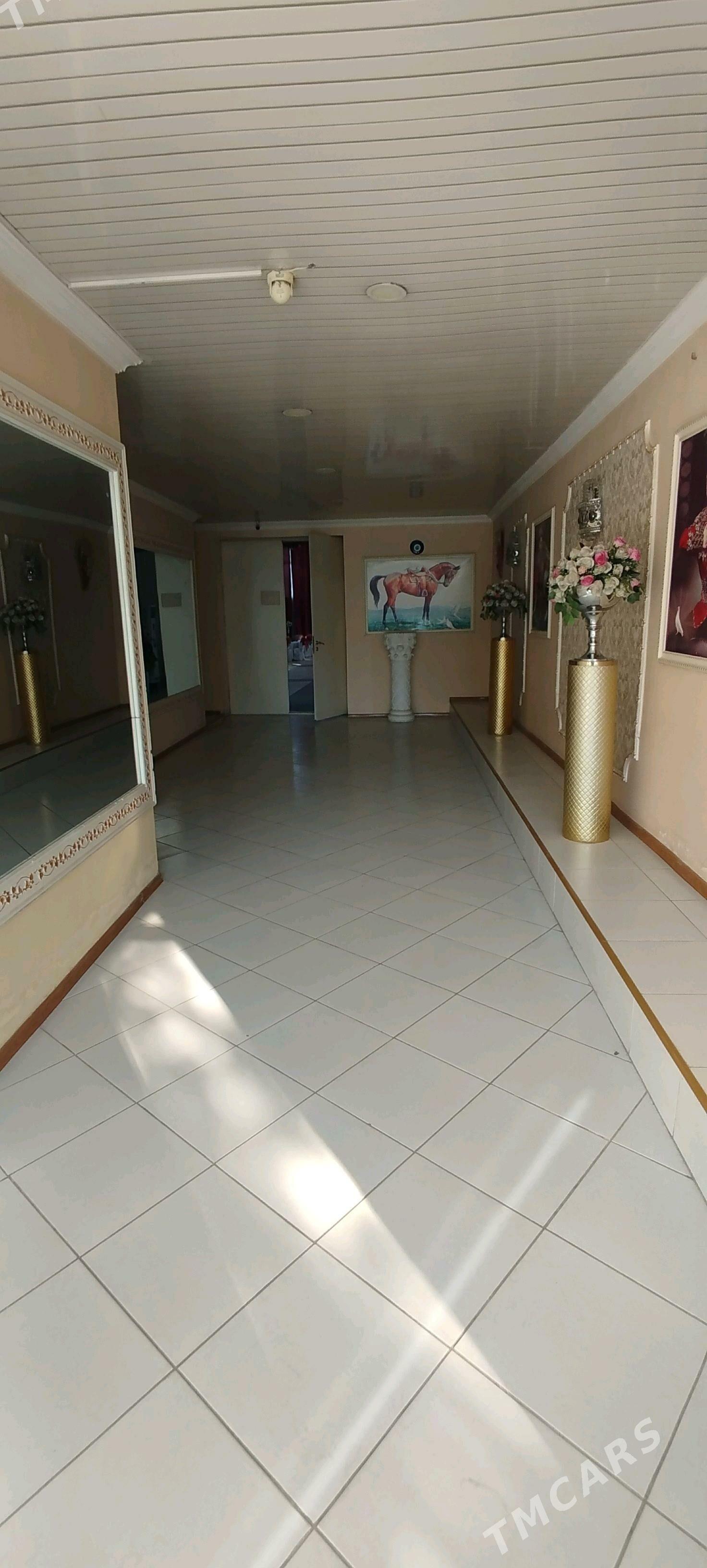 Ресторан в Безмеине - Büzmeýin - img 8