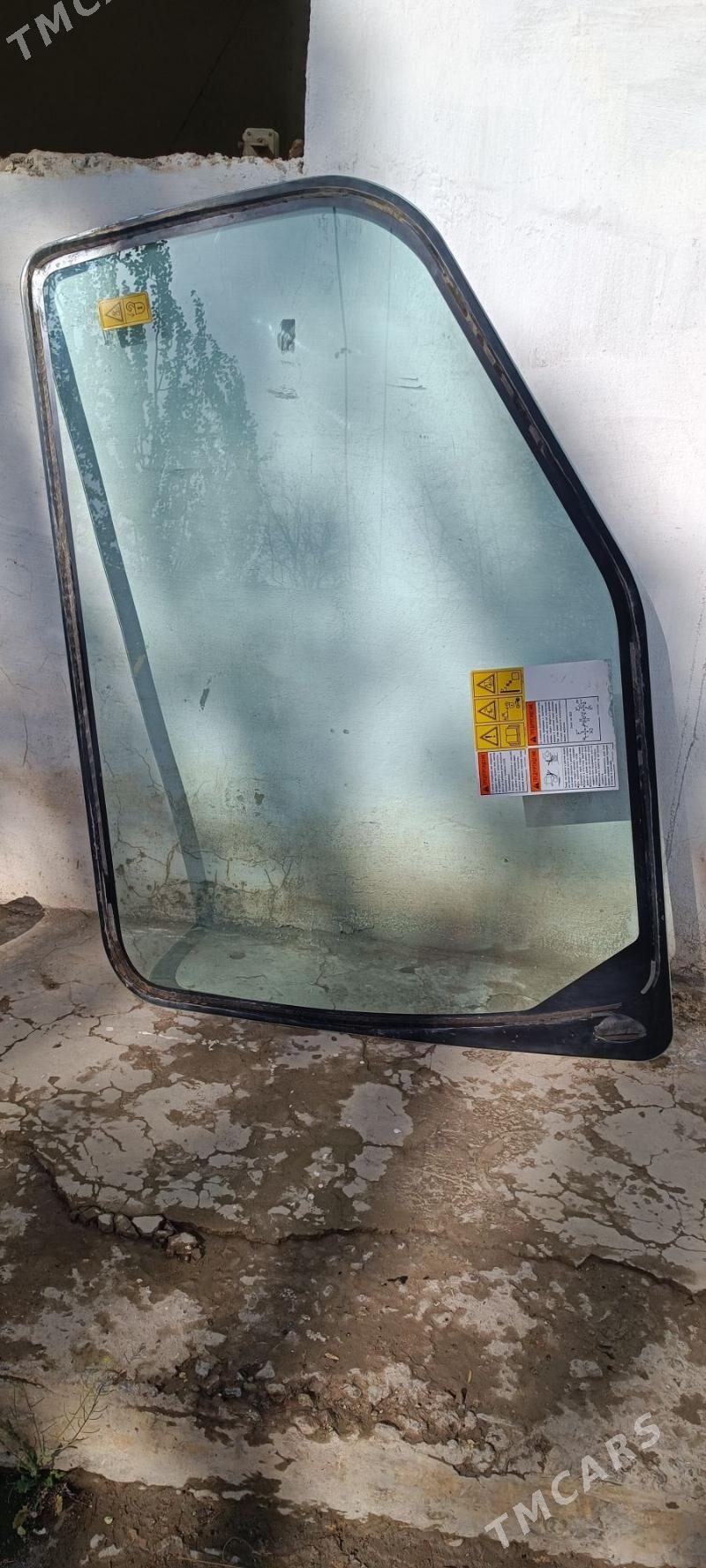 Трактор: стекло - Türkmenabat - img 4