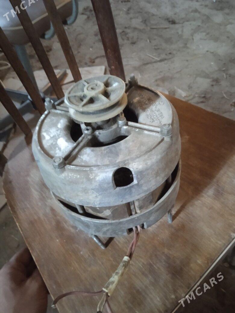 Ýaýyk masyn matoru - Гурбансолтан Едже - img 2