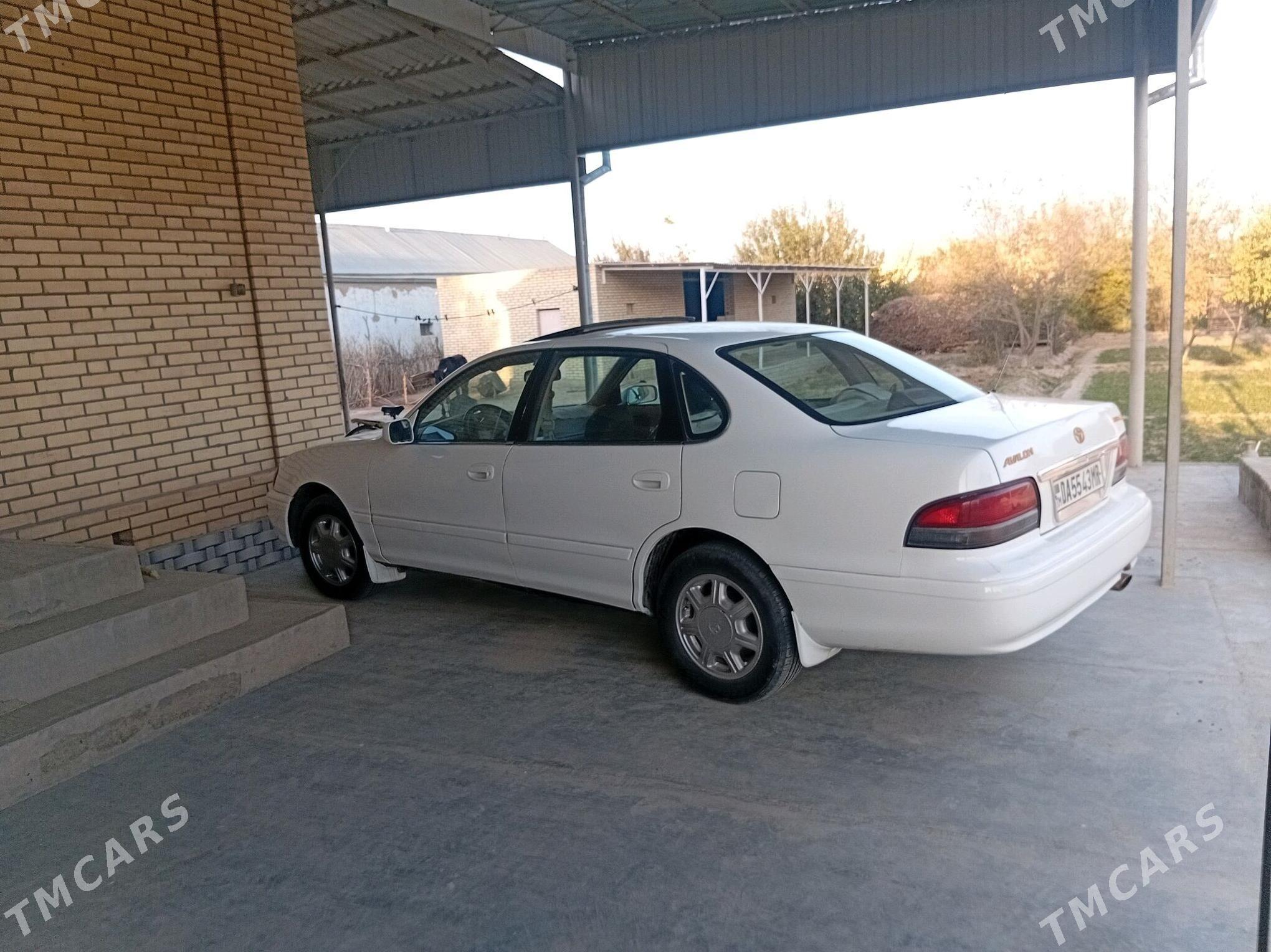 Toyota Avalon 1996 - 120 000 TMT - Мары - img 2