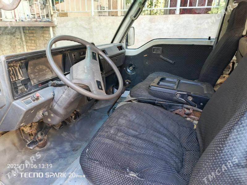 Nissan Urvan 1996 - 90 000 TMT - Türkmenabat - img 6