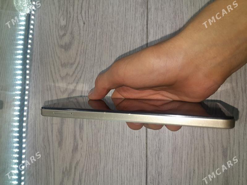 TECNO spark 20c - Parahat 7 - img 4