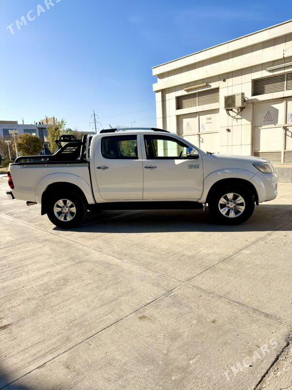 Toyota Hilux 2013 - 440 000 TMT - Туркменабат - img 10