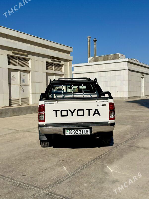 Toyota Hilux 2013 - 440 000 TMT - Туркменабат - img 3